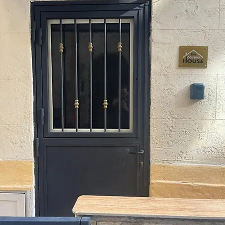 The Cousins' House * باليرمو