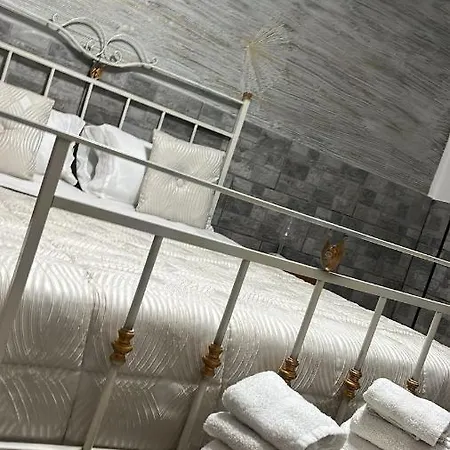 The Cousins' House * باليرمو
